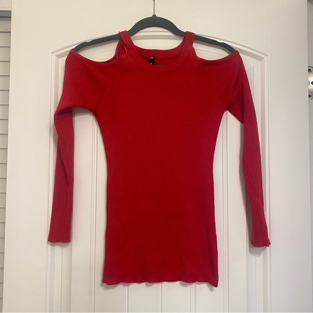 Off-the-Shoulder / Cold Shoulder Fitted Red Sweater